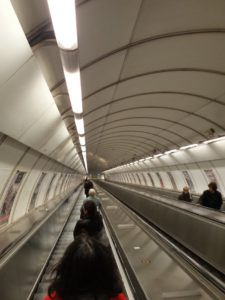 Hacia las profundidades del metro de Praga